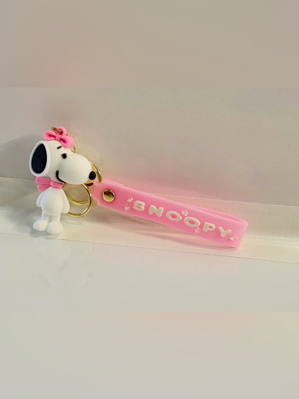 Pink Silicone Snoopy Keychain - Picture 4 of 5